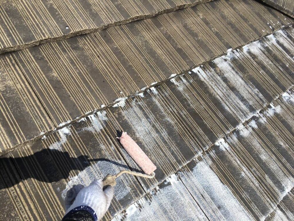 広島市安芸区中野H様邸 モニエル瓦専用の下塗りシーラーの塗装