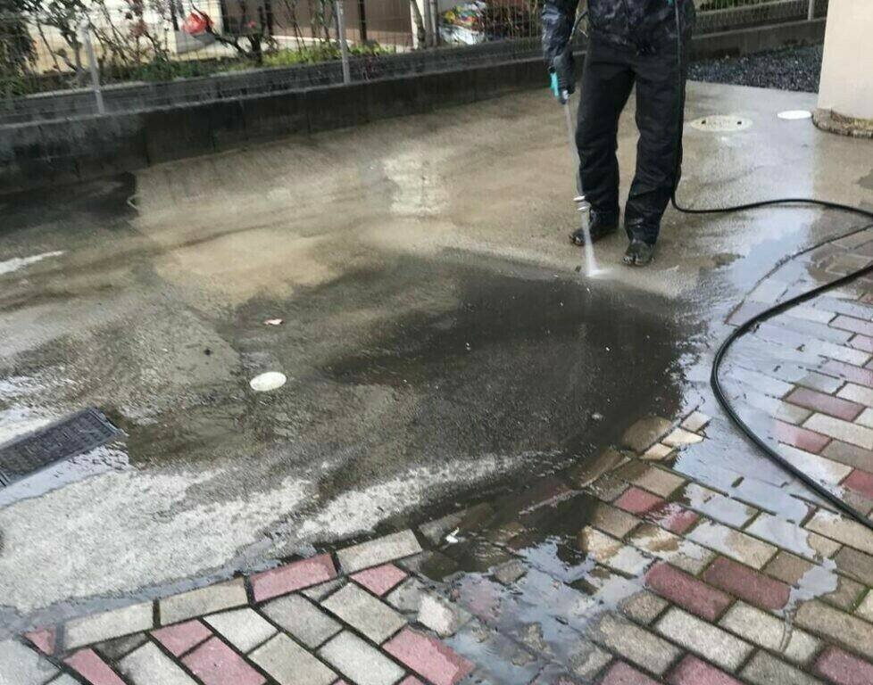 広島市安佐北区三入H様邸 駐車場の土間の高圧洗浄