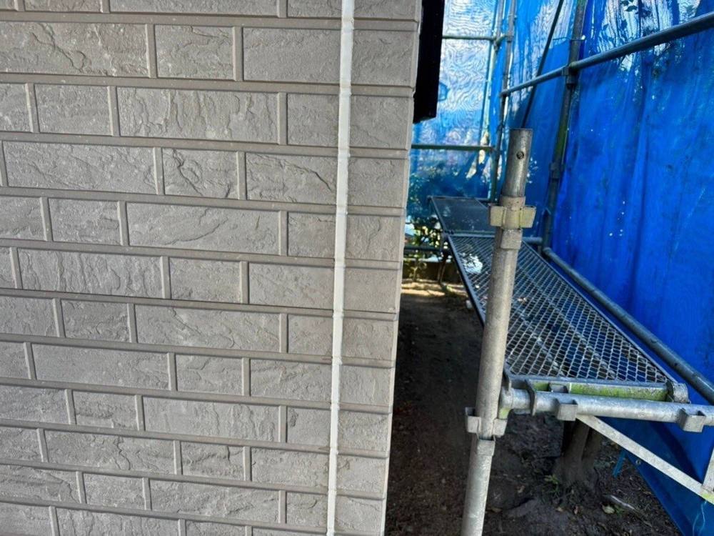 広島市安佐北区落合O様邸 シーリング打ち替え工程の外壁目地