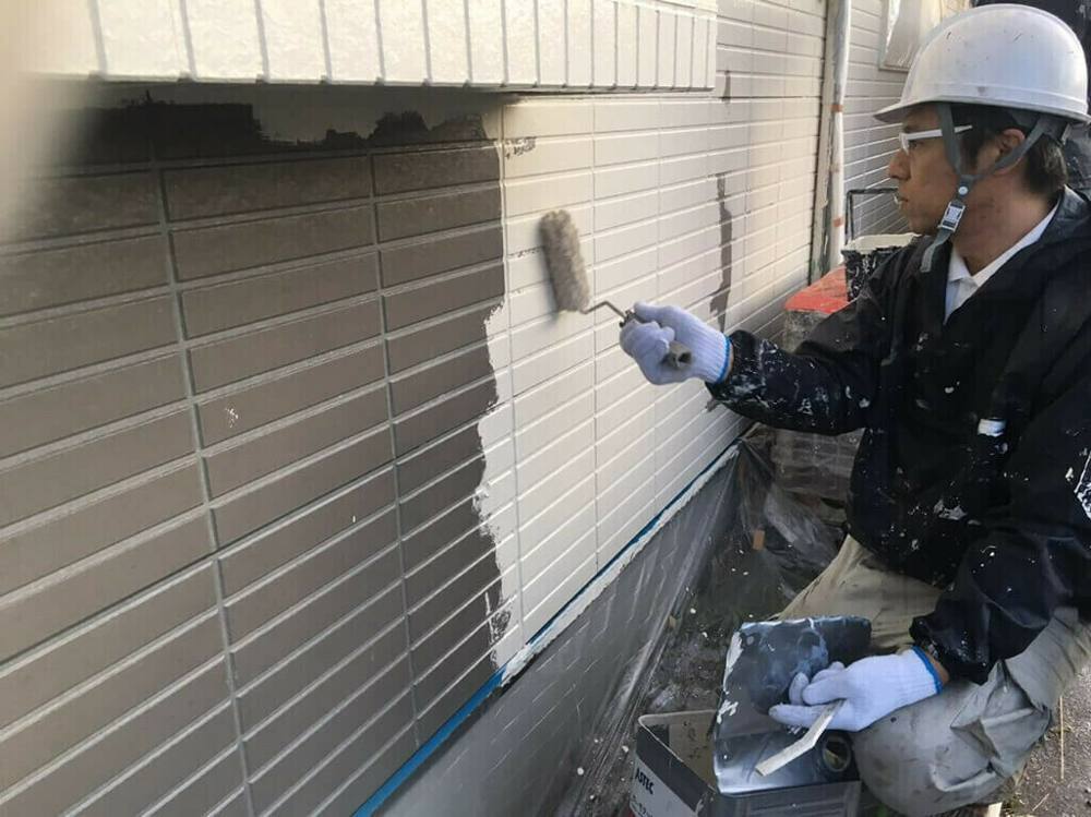広島市安佐北区落合S様邸 リファインシリコンでの中塗り