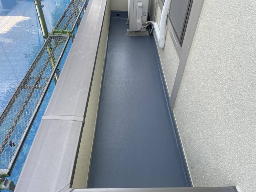 広島市安佐南区H様邸 塗装後のベランダ床