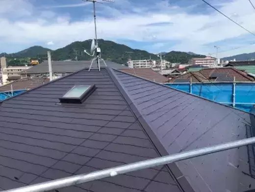広島市安佐南区西原M様邸 塗装が完了したスレート屋根