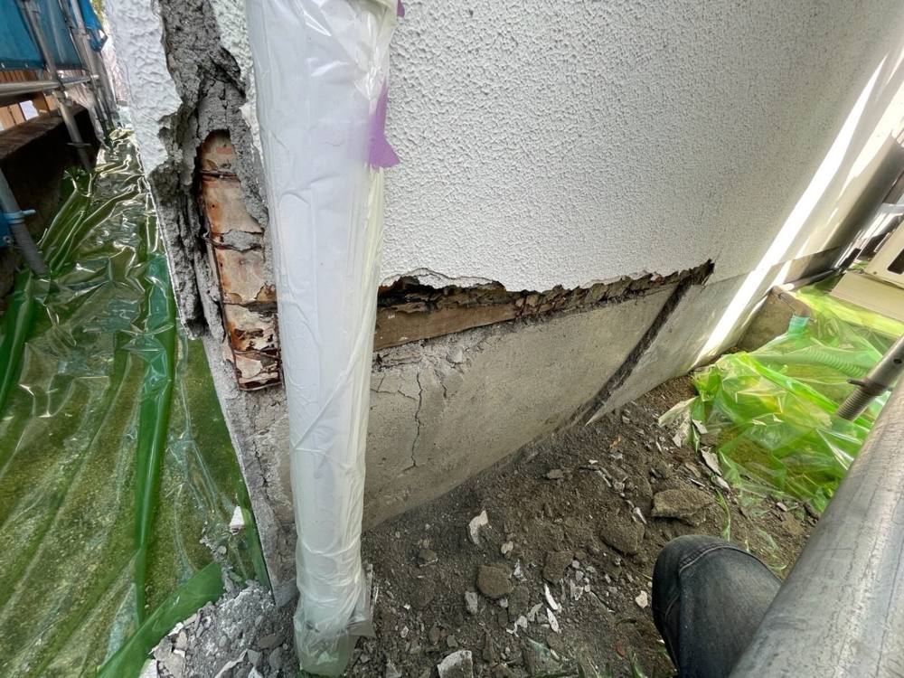 広島市安佐南区安東M様邸 浮き上がった外壁の割れ部分を解体した状態