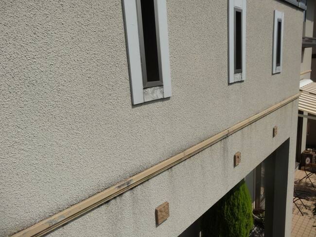 広島市安佐南区伴南N様邸 施工前 腐食していたベランダ壁の通気口まわりの化粧枠