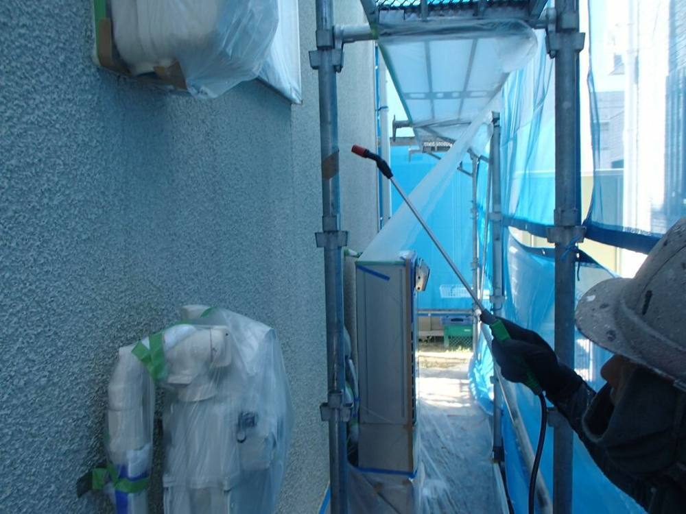 広島市安佐南区伴南N様邸 洗浄後の外壁への殺菌処理