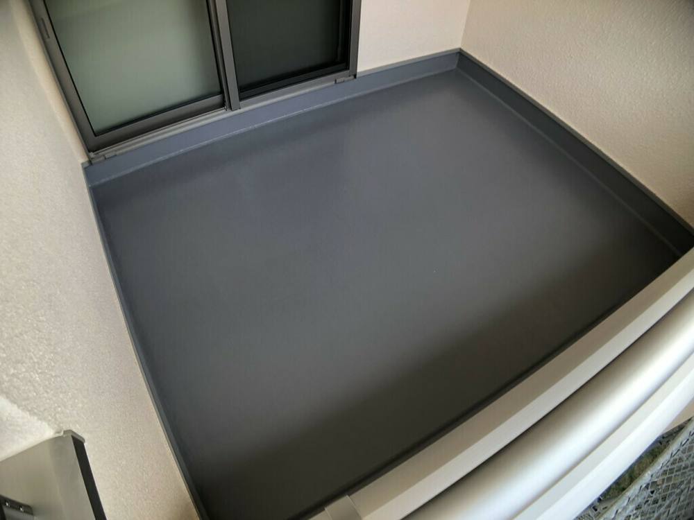 広島市安佐南区伴南N様邸 FRP防水用の塗装で仕上げたベランダ床