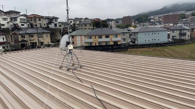 広島市安佐南区O様邸 施工前 金属屋根の全体