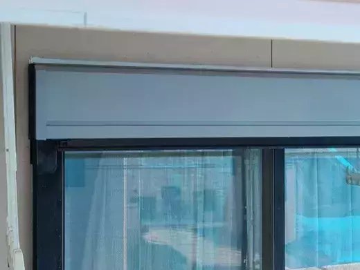 廿日市市前空H様邸 窓上の板金部の錆止め塗装