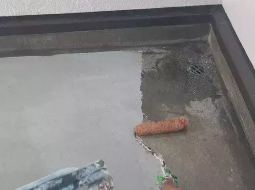 廿日市市前空H様邸 ベランダ床の下塗り