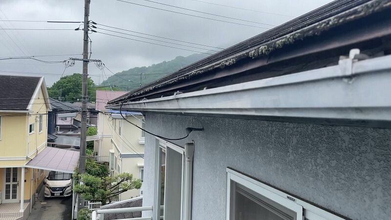 廿日市市四季が丘I様邸 施工前 劣化して変形した軒樋