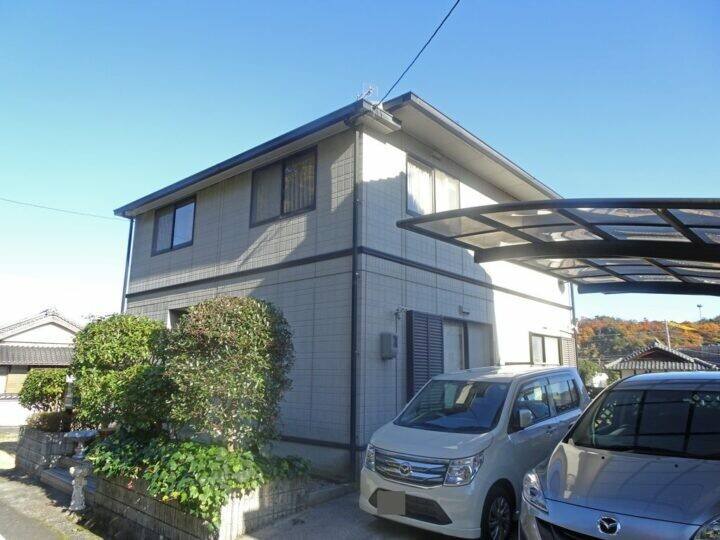 廿日市市宮内K様邸 外壁・屋根塗装工事前の外観全体（色褪せたグレーの外壁）