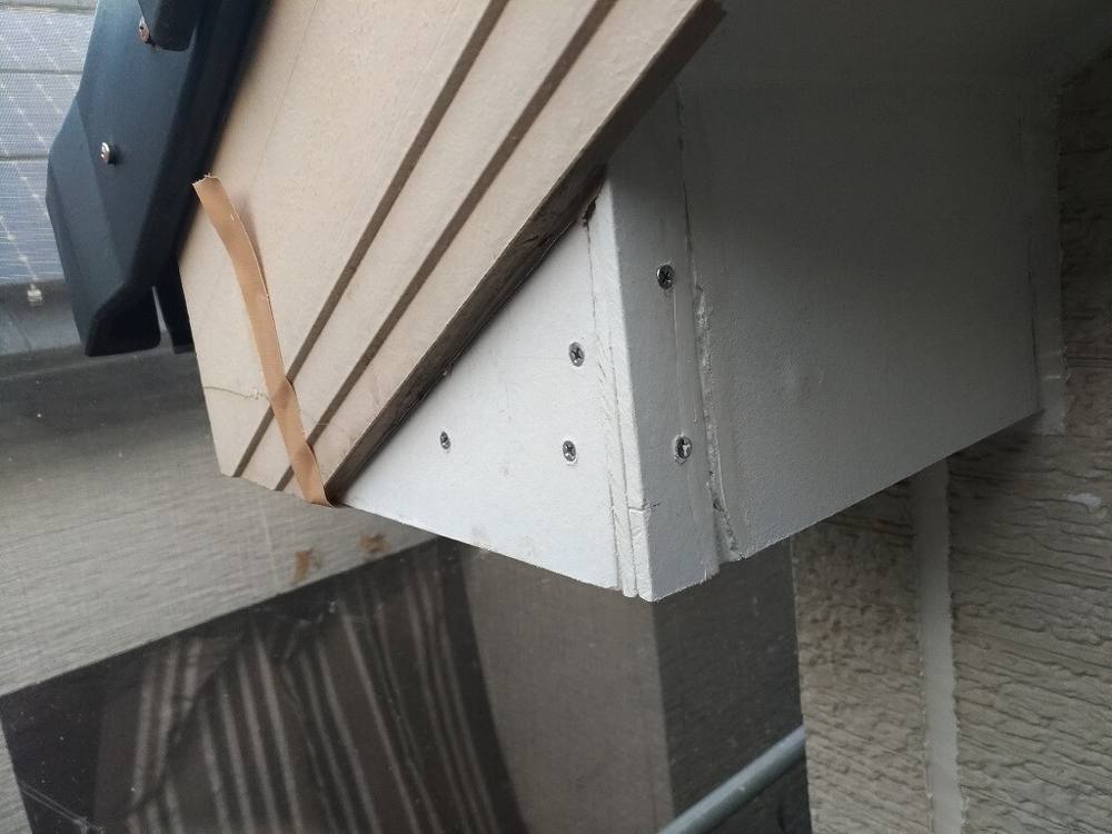 廿日市市六本松M様邸 一部破損した軒天井の貼り替え補修