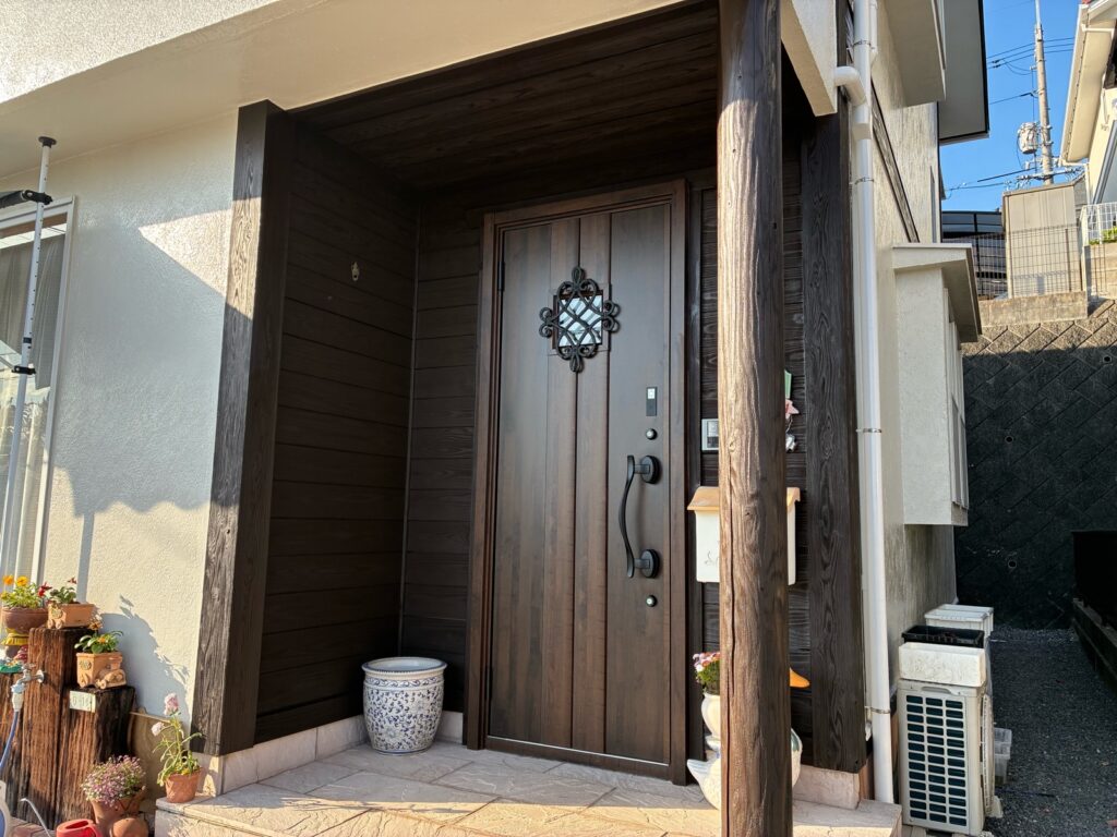 廿日市市M様邸 新しく交換した玄関ドア