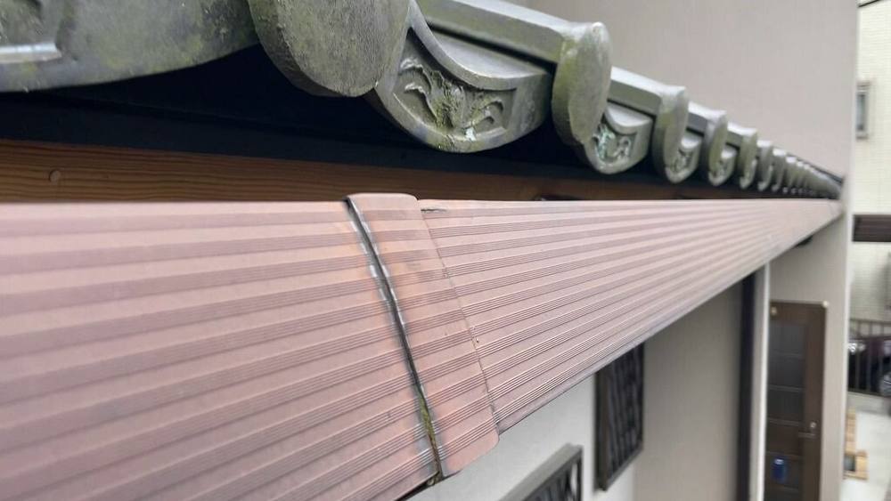 廿日市市平良N様邸 施工前 錆びが出た瓦下のひさし屋根