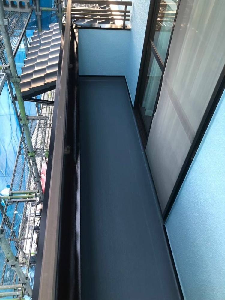 廿日市市四季が丘O様邸 FRPトップコートを2回塗りしたベランダ床