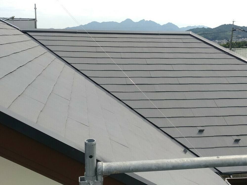 廿日市市陽光台T様邸 ガイナでたっぷり厚みを付けて塗装した屋根