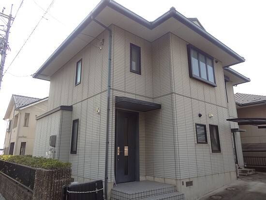 廿日市市宮島口東Y様邸 外壁塗装前の外観全体（サイディング外壁の2階建て）