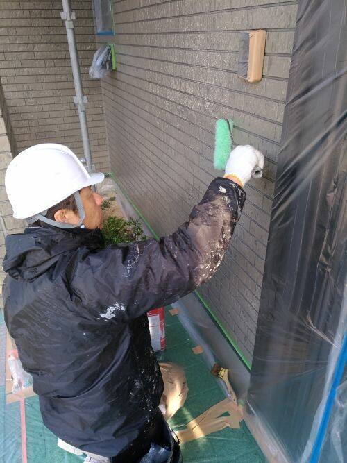 廿日市市大野Y様邸 タイル調の模様に合わせたクリヤー塗装2回目