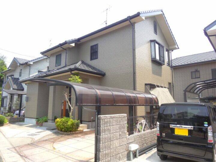 廿日市市大野Y様邸 クリヤー塗装後の外観全体（模様がよみがえったタイル調サイディング）